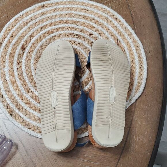 EUROSOFT SOFFT Womens 9 Vegan Leather Asymmetric Strappy Sporty Casual Sandals - Picture 8 of 9